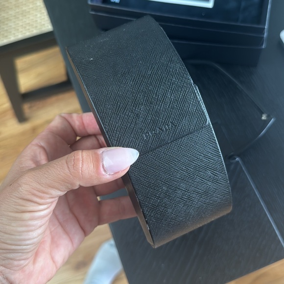 Prada sunglasses - Picture 5 of 6